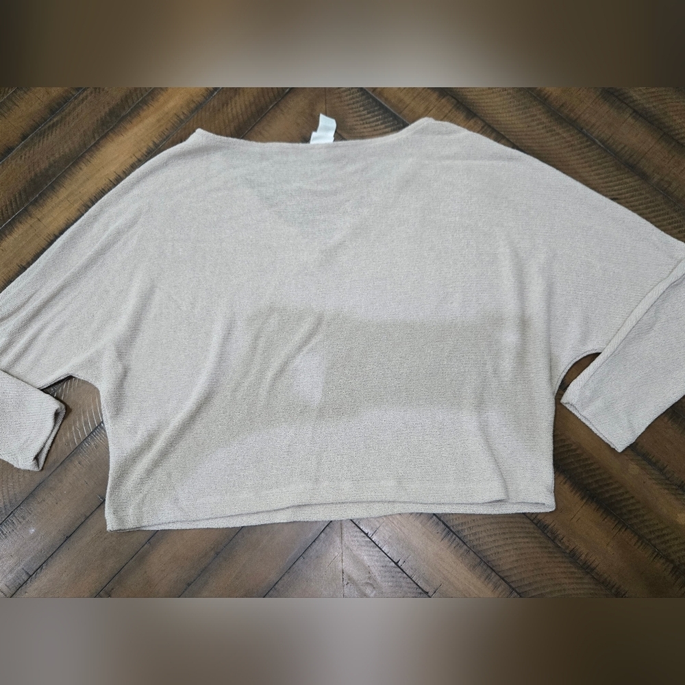 H&M Women's V-Neck Sweater in Light Cream - Picture 9 of 9